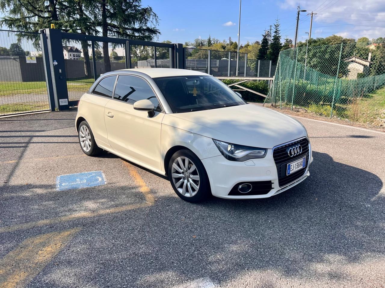 Audi A1 1.6 TDI Ambition sline