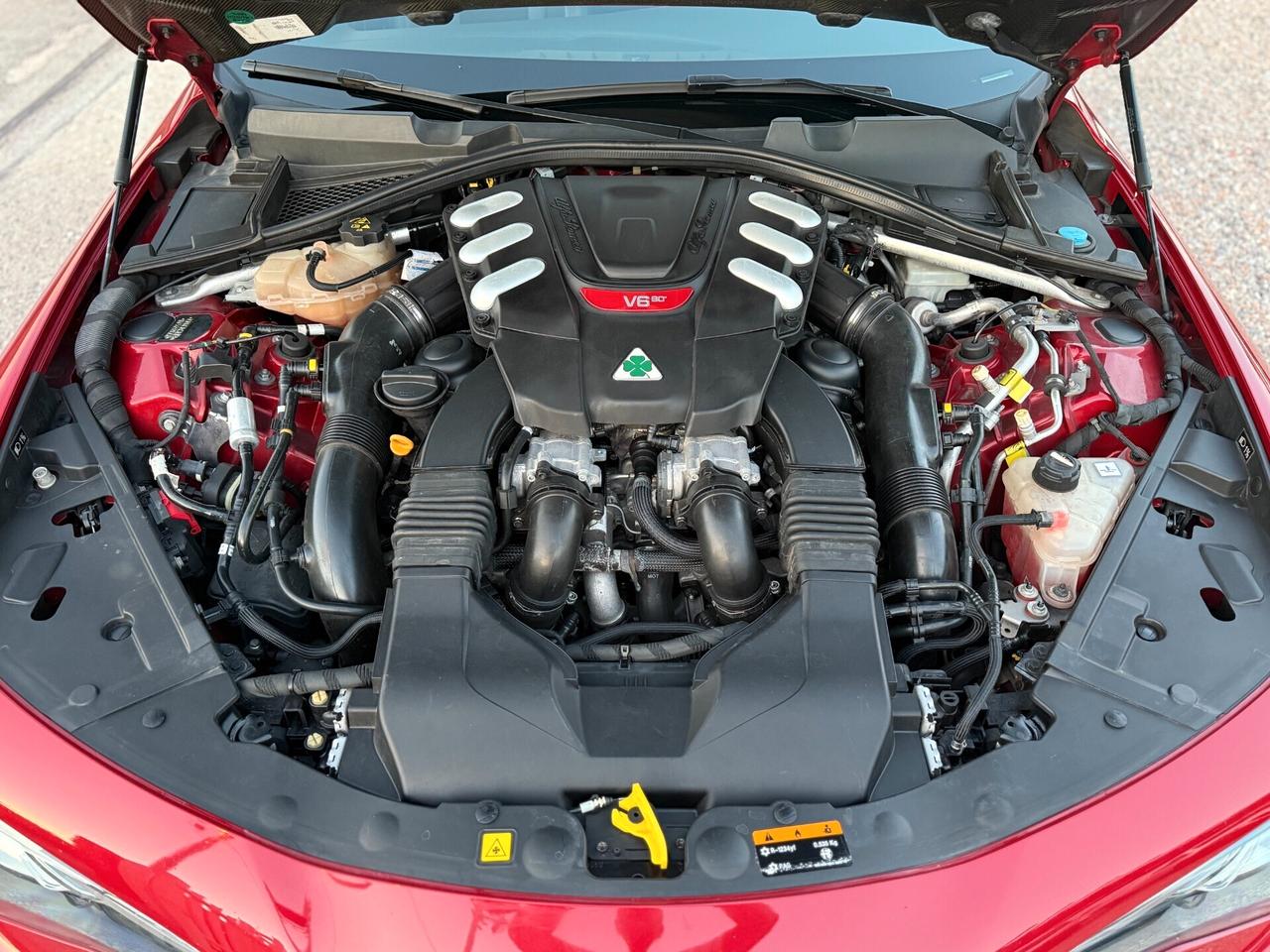 Alfa Romeo Giulia 2.9 V6 Bi-Turbo Quadrifoglio MANUALE