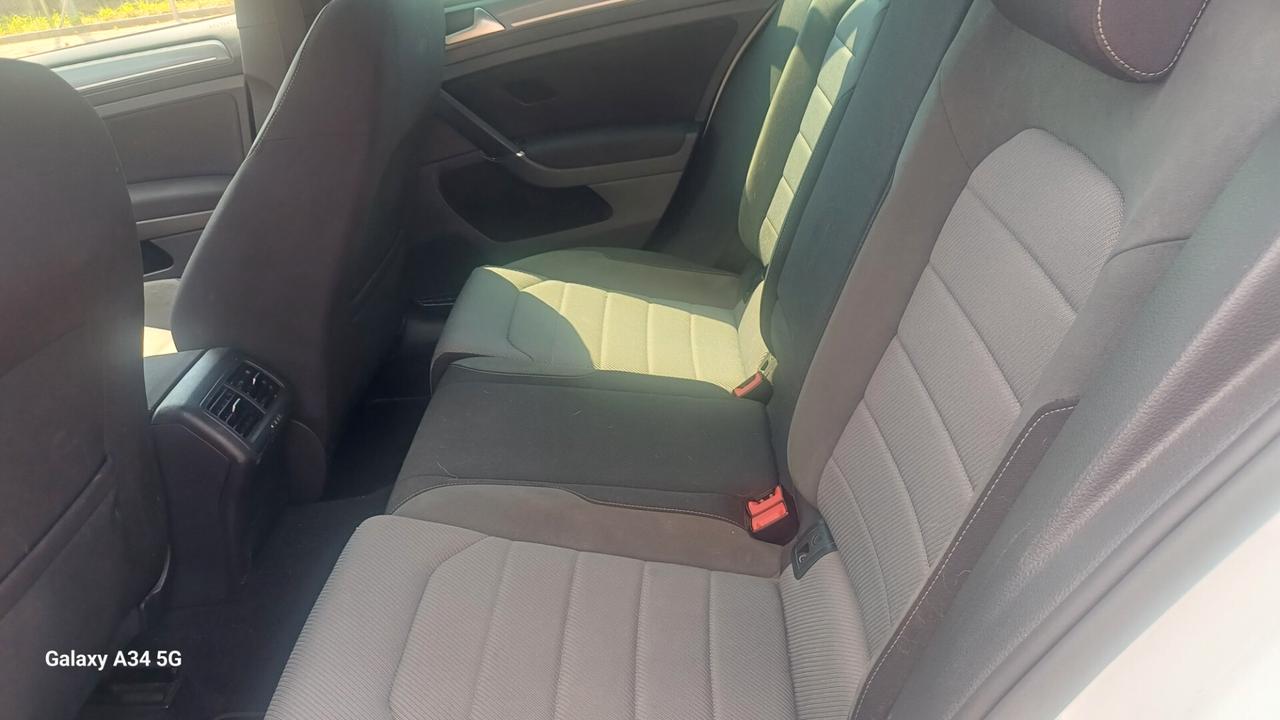 Volkswagen Golf 2.0 TDI 5p. R -Line