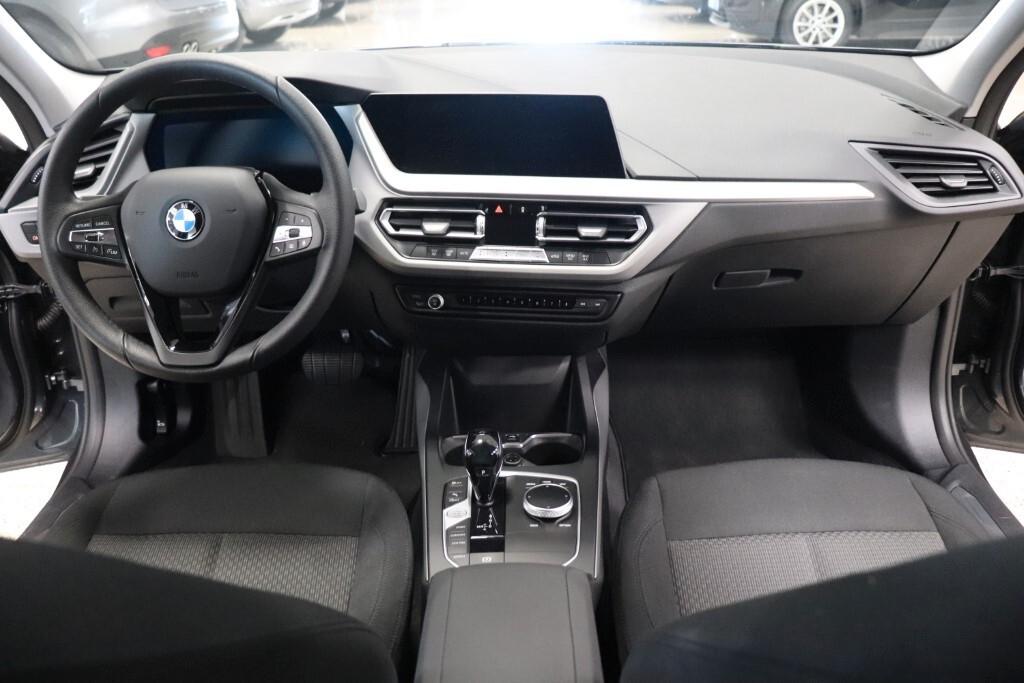 Bmw 116 116d 5p. Business Advantage