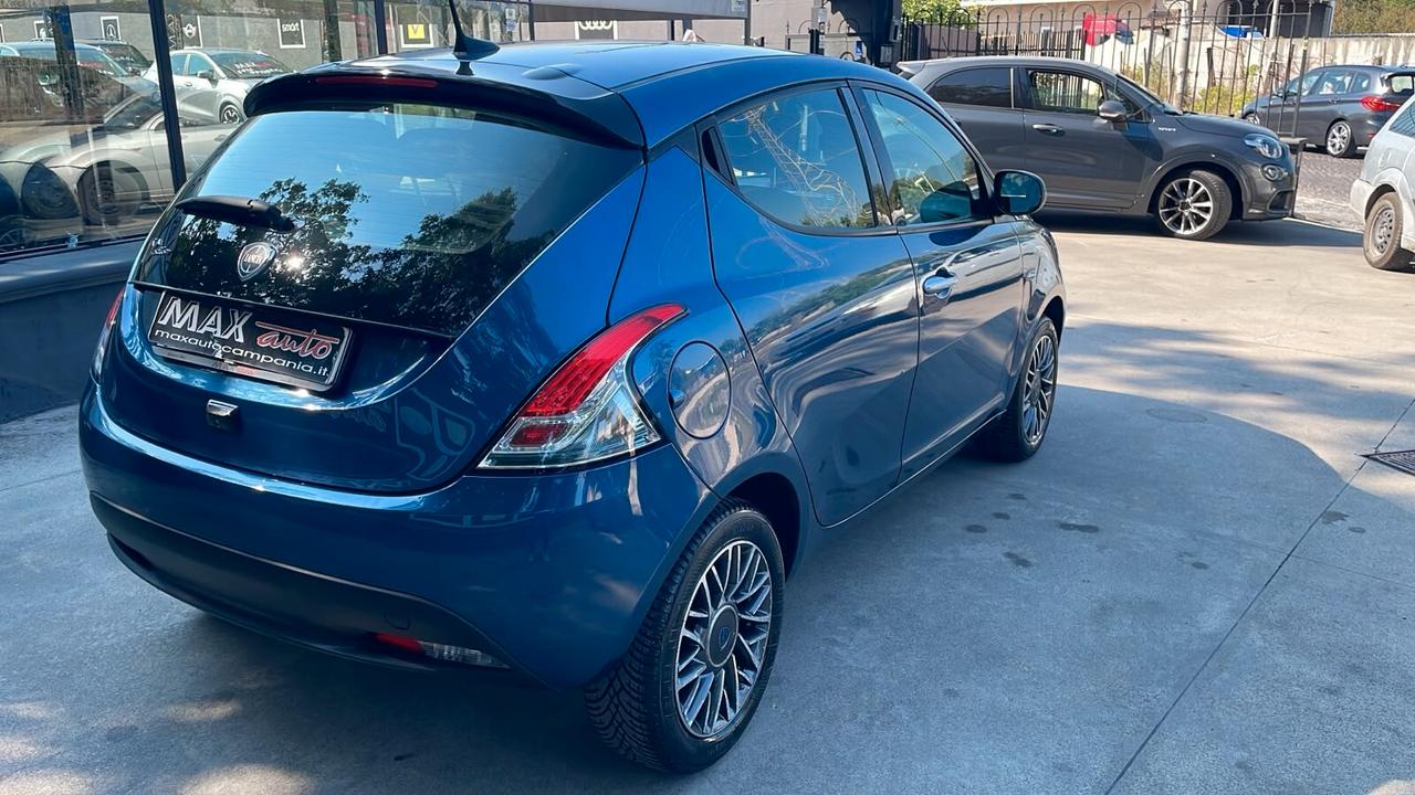 Lancia Ypsilon 1.2 69 CV 5 porte GPL Gold