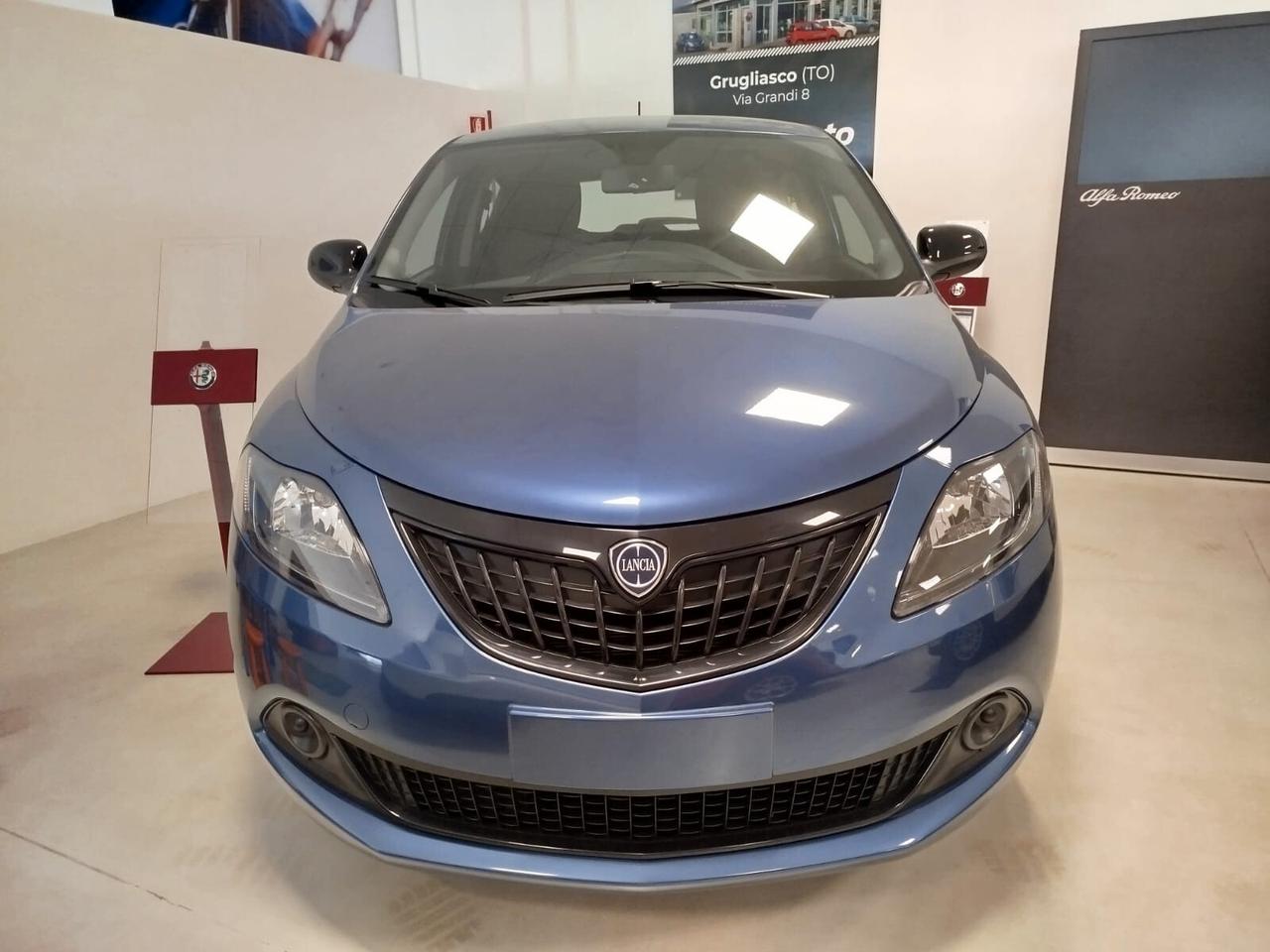 Lancia Ypsilon 1.0 FireFly 5 porte S&S Hybrid Ecochic Silver