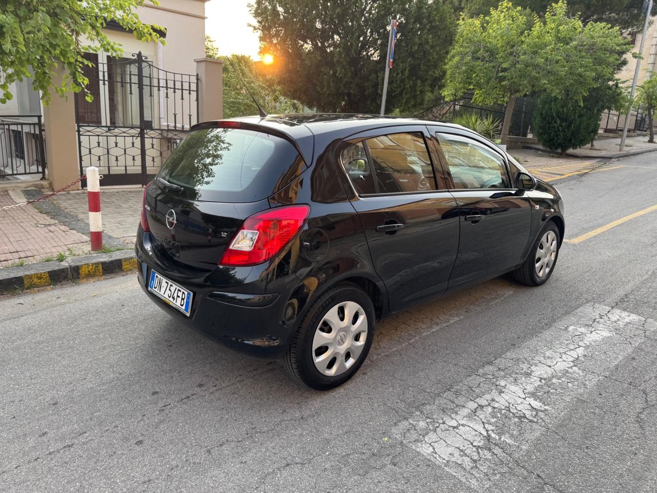 Opel Corsa 1.2 5 porte Enjoy
