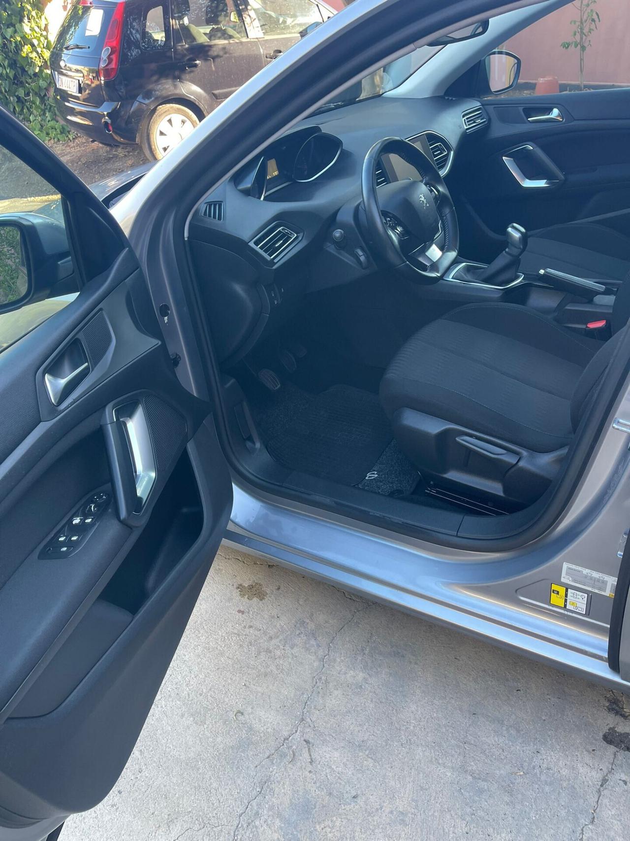 Peugeot 308 1.6 HDi 92 CV Business