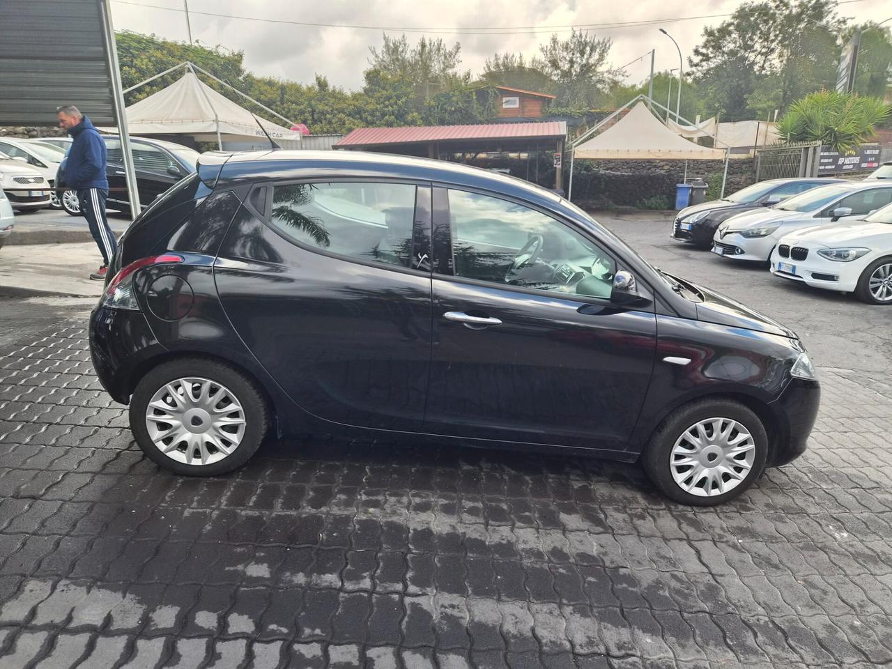 Lancia Ypsilon 1.2 69 CV 5 porte S&S Platinum