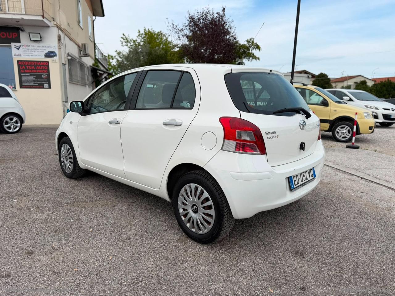 TOYOTA Yaris 1.0 5p. Sol