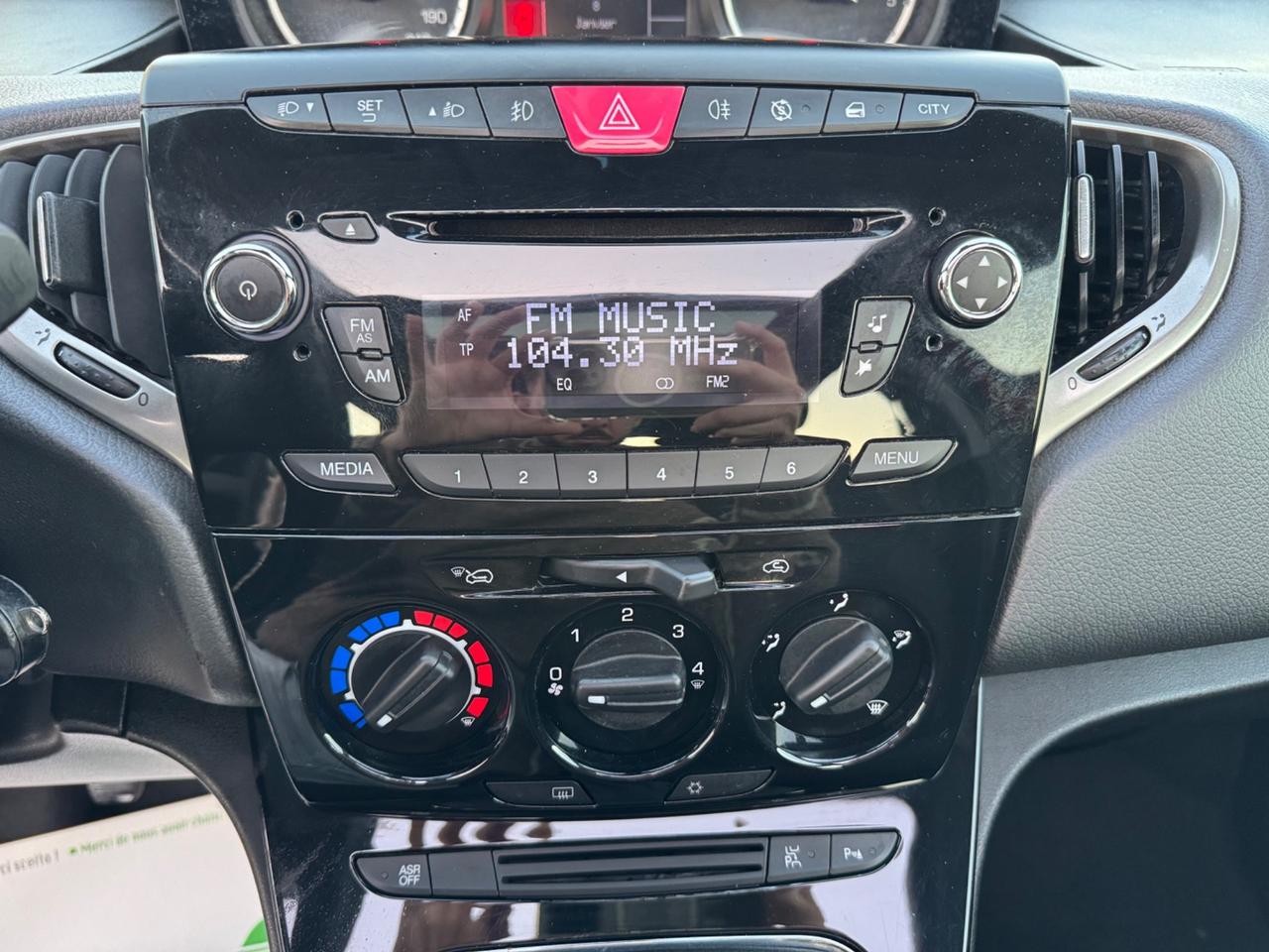 Lancia Ypsilon 1.3 MJT 95CV Platinum TETTO