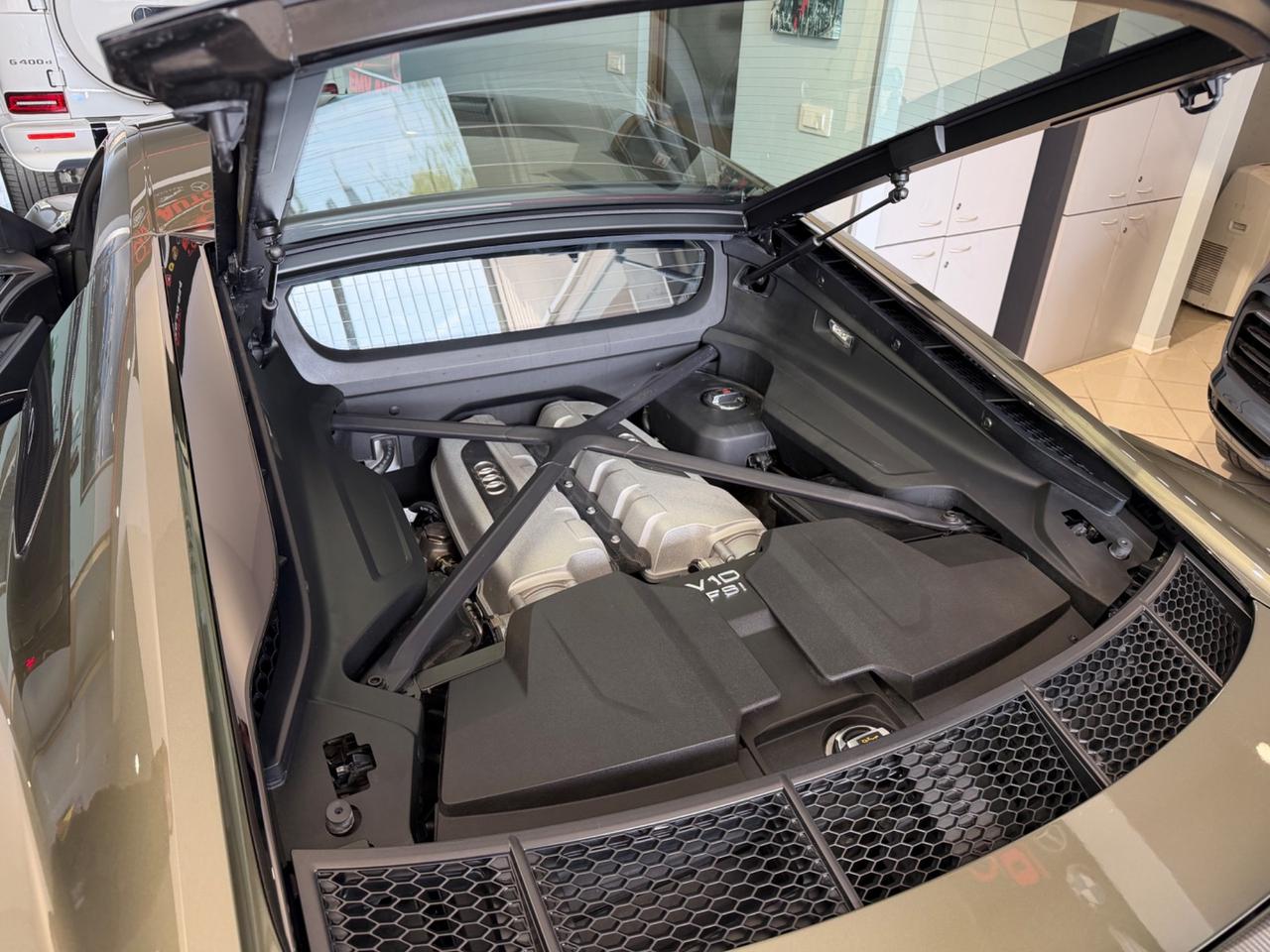 Audi R8 Coupe V10 quattro S tronic performance (456 kw)