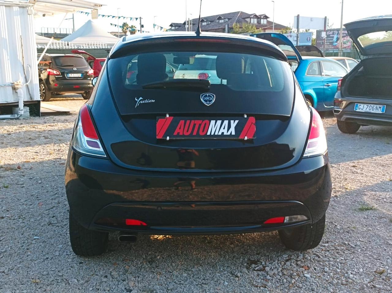 Lancia Ypsilon 1.2 69 CV 5 porte GPL Ecochic Platinum