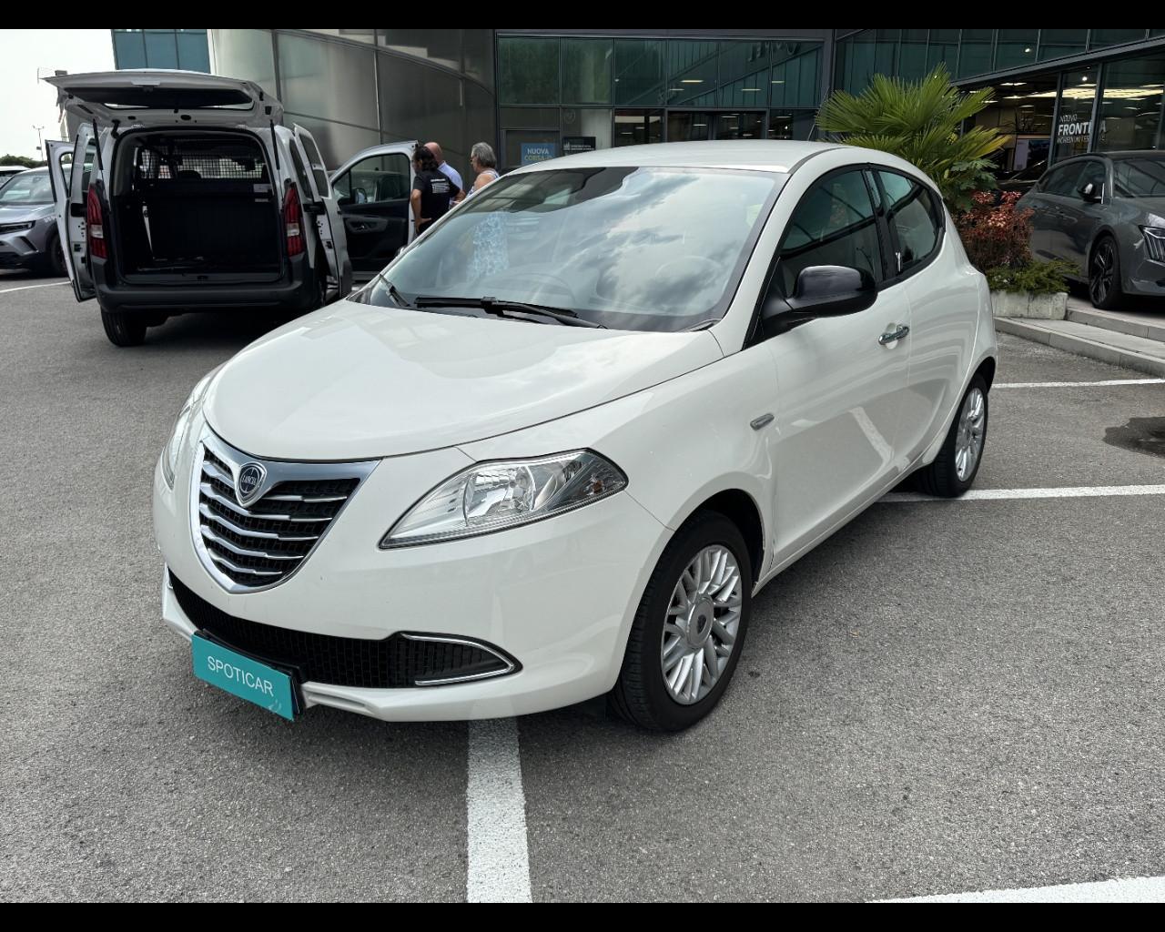 LANCIA Ypsilon 3ª serie - Ypsilon 1.2 69 CV 5 porte Gold
