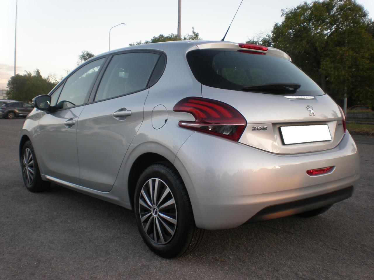 Peugeot 208 restyling 1.6 td, eccellente