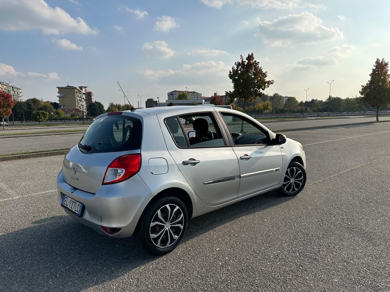 Renault Clio 1.2 16V 5 porte GPL della casa fino 2032