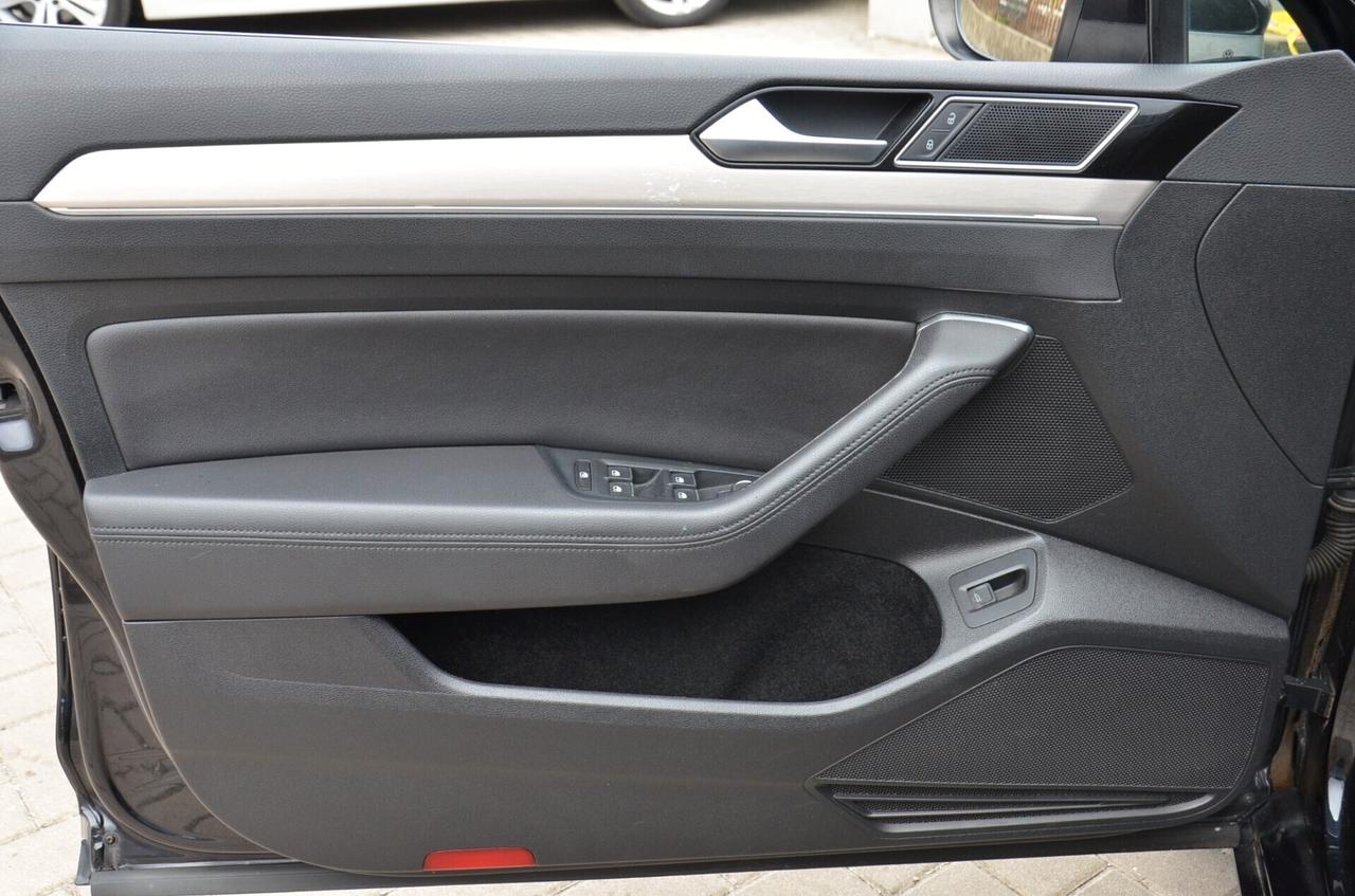 Volkswagen Passat Variant 2.0 TDI DSG Highline BlueMotion Technology