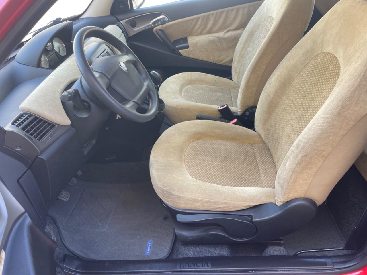 Lancia Ypsilon 1.2 km 109.000 Unica !