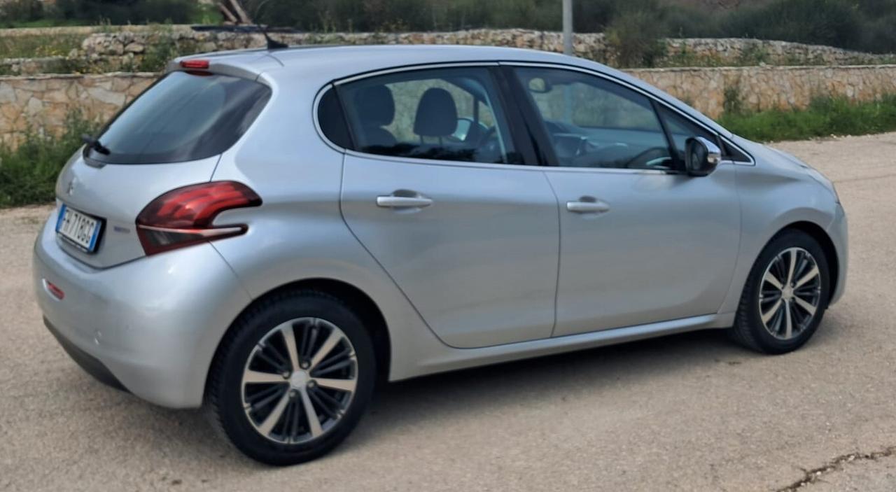 Peugeot 208 1.2 - 5 posti 60kw (Benzina/Gpl)