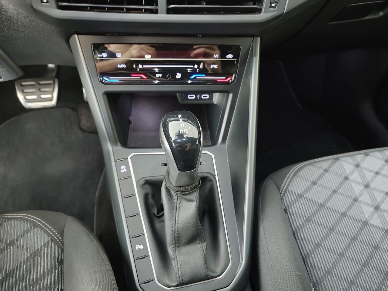 VOLKSWAGEN Taigo 1.5 tsi R-Line 150cv dsg