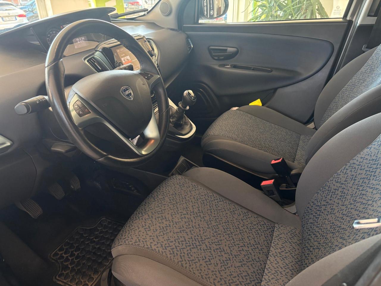 Lancia Ypsilon 1.0 FireFly 5 porte S&S Hybrid Gold