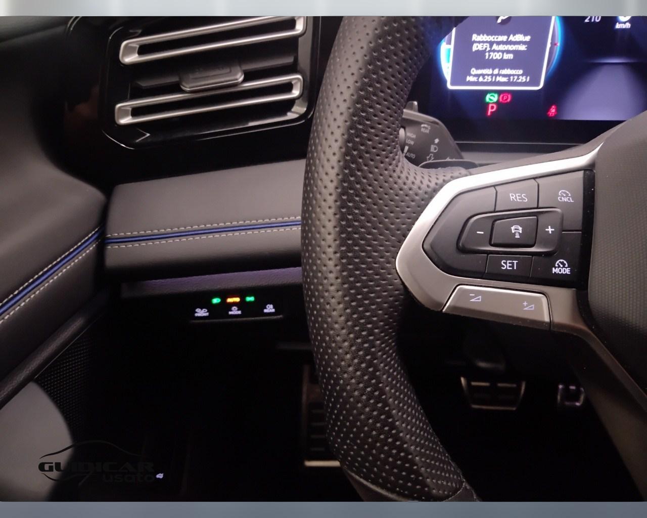 VOLKSWAGEN Tiguan III 2024 - Tiguan 2.0 tdi R-Line 4motion 193cv dsg