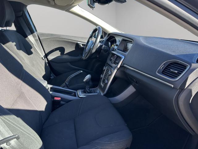 VOLVO V40 D2 1.6 Momentum