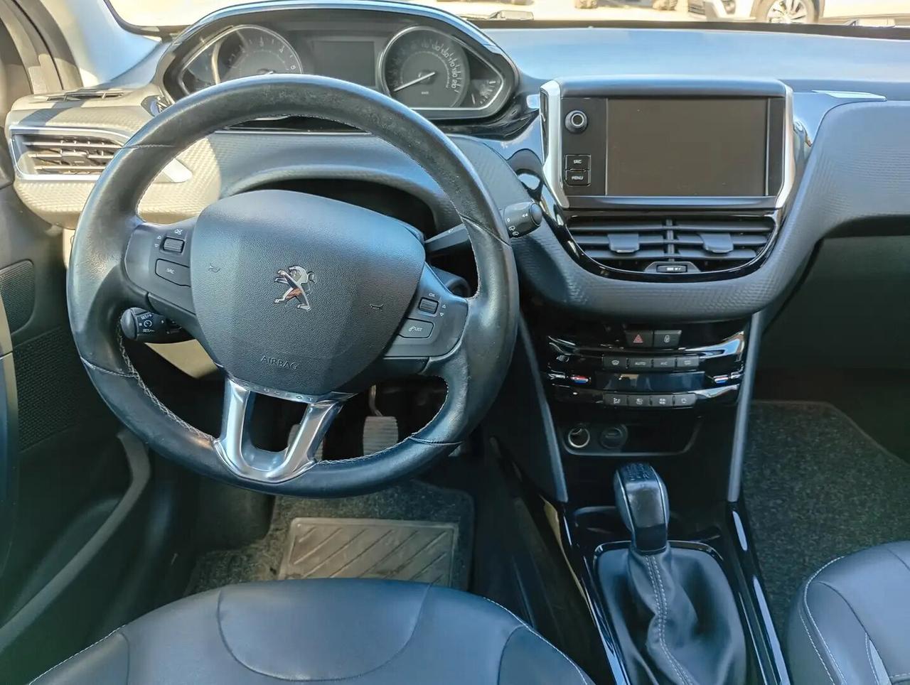 Peugeot 2008 BlueHDi 100 S&S Allure