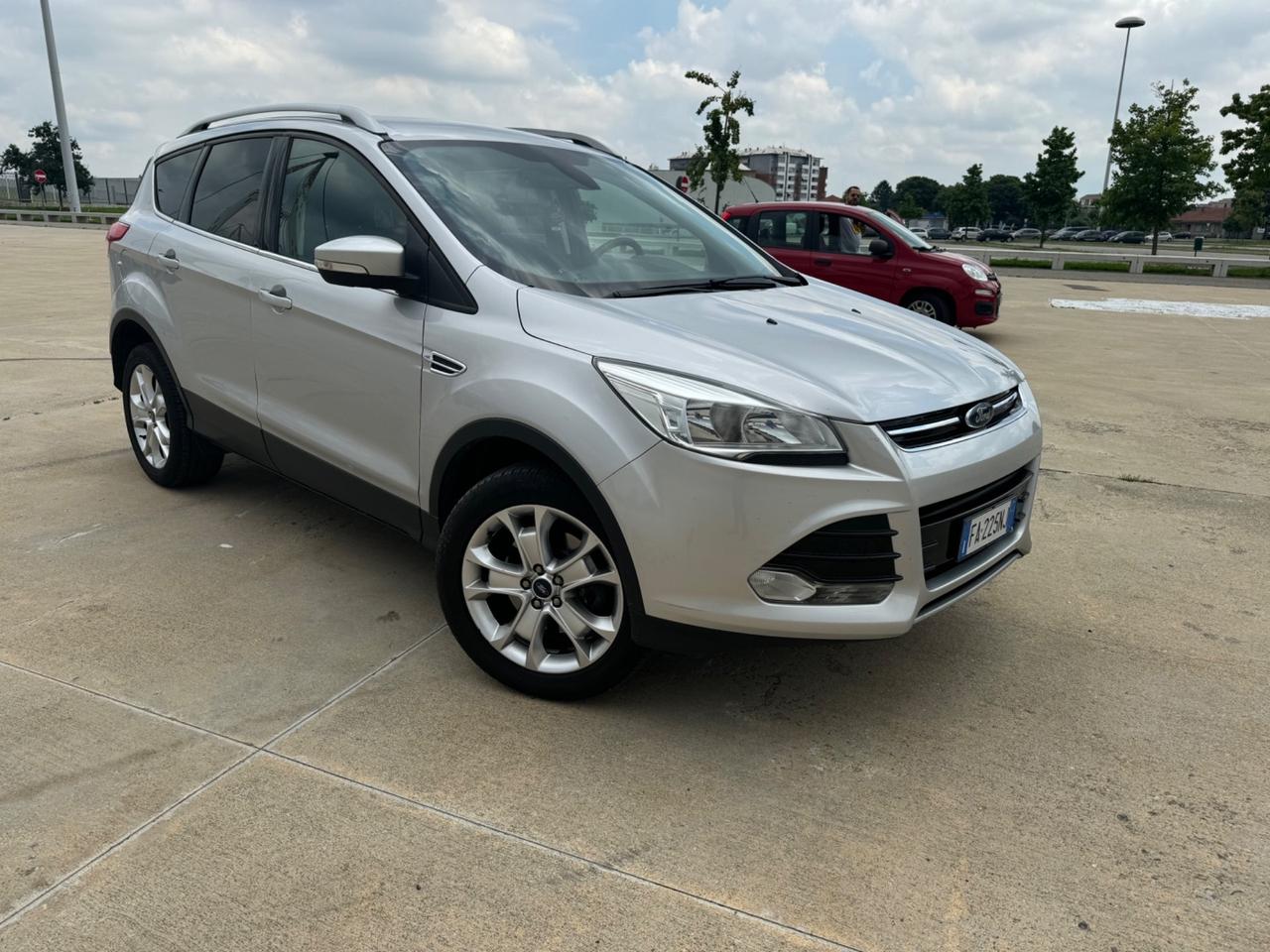 Ford Kuga 2.0 TDCI 150 CV S&S 4WD Powershift Titanium