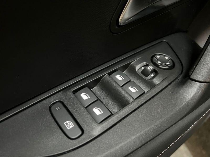 Peugeot 2008 2008 Hybrid 136 e-DCS6 Allure