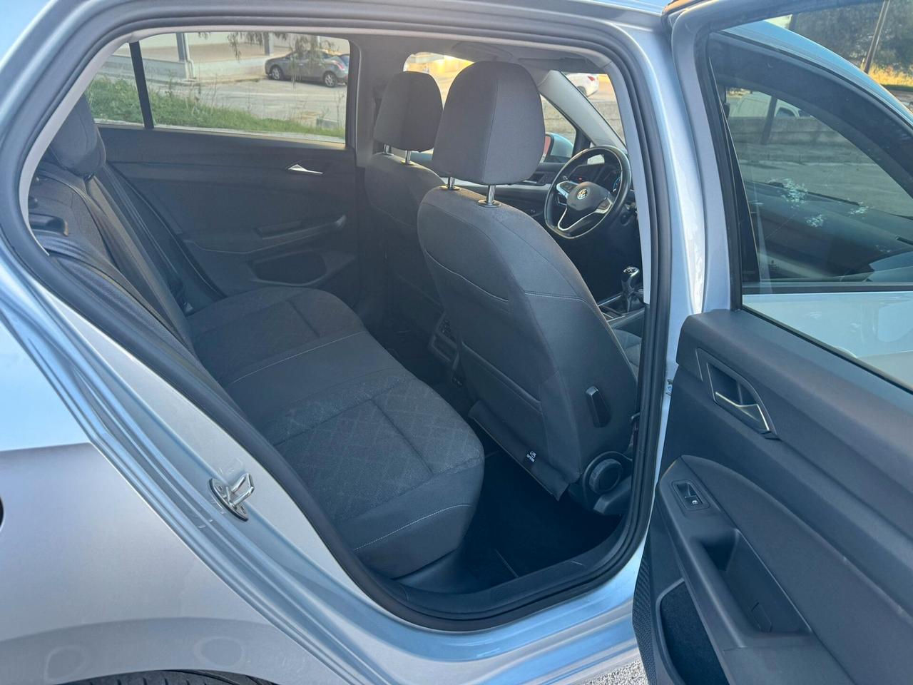 Volkswagen Golf 8 2.0 TDI SCR Style