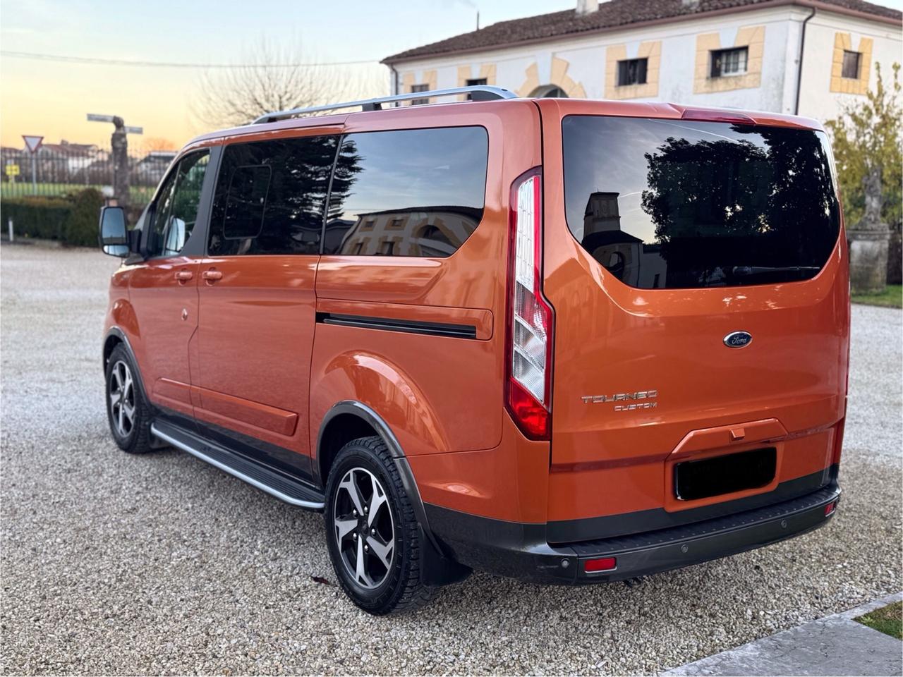 Ford Tourneo Custom 320 2.0 EcoBlue 170CV aut. PL Active