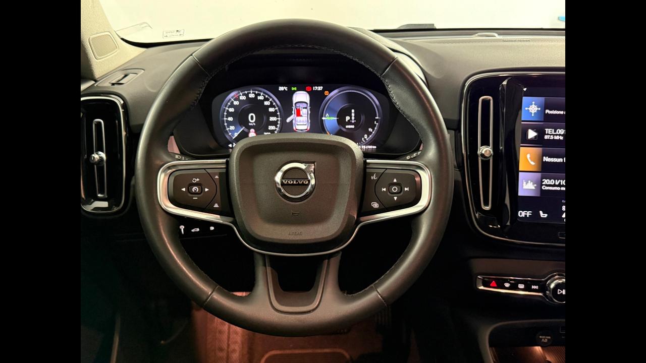 VOLVO XC40 2023 - XC40 1.5 t4 recharge phev Plus Dark auto