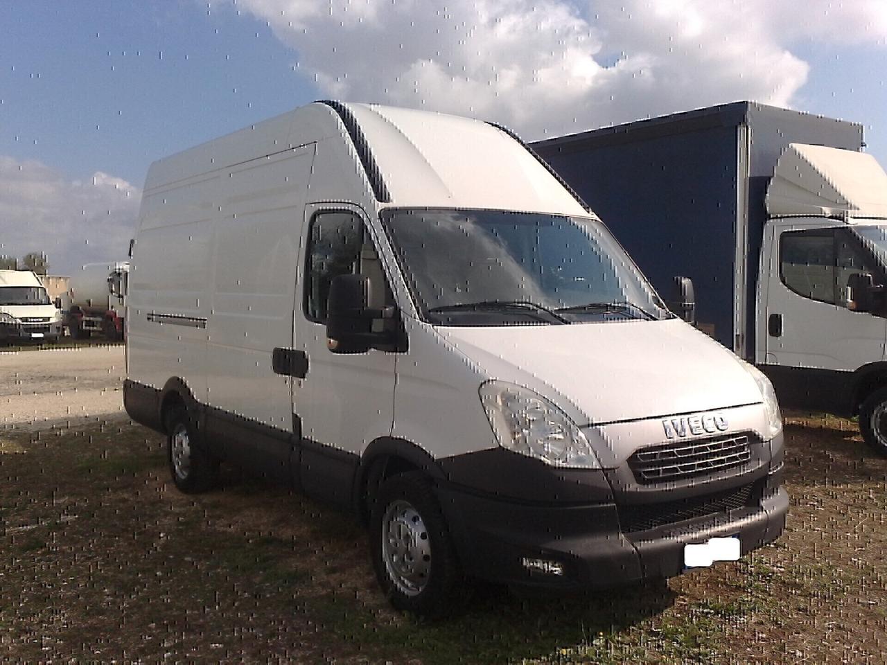 Iveco Daily 35s17 3000cc 170cv Automatico - 2014