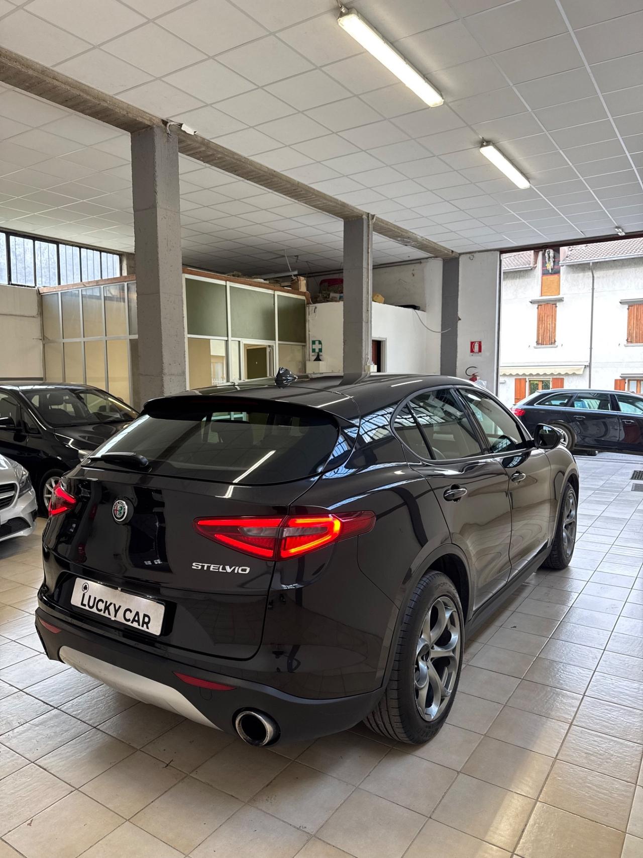 Alfa Romeo Stelvio 2.2 Turbodiesel 150 CV AT8 RWD Super