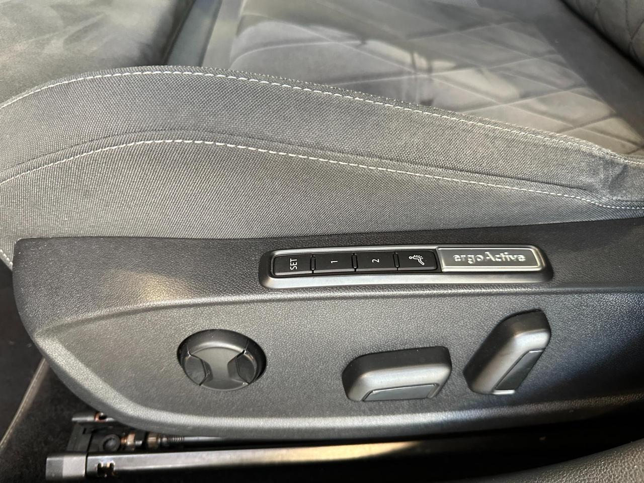 Volkswagen Golf 1.5 etsi evo Style 150cv DSG-19"-Carplay-IVA