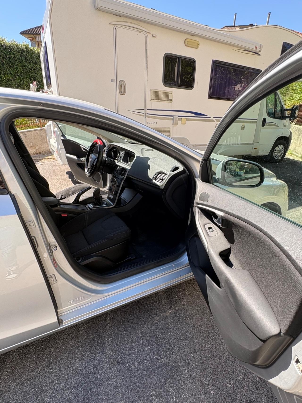 Volvo V40 D2 1.6 Summum
