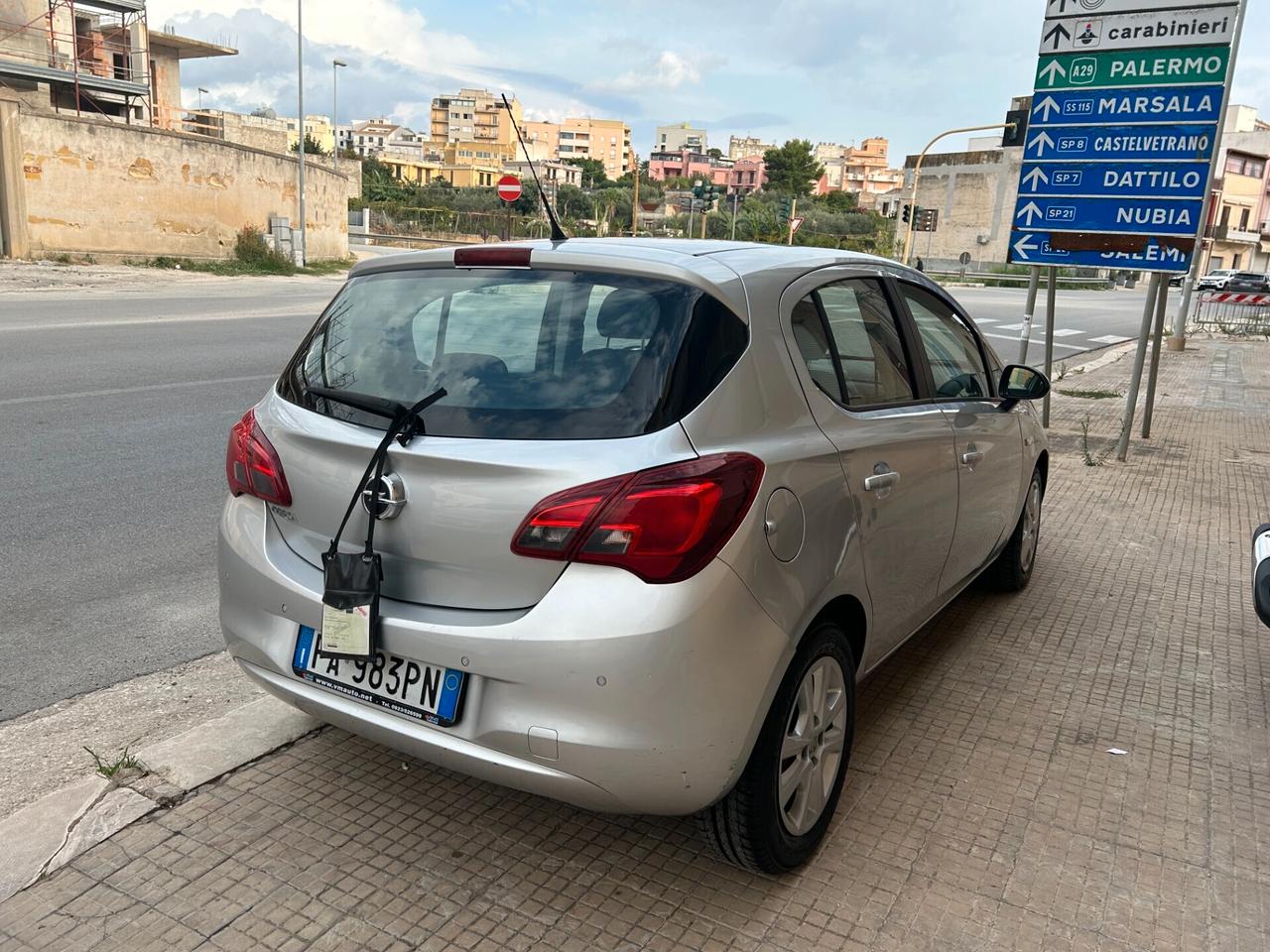 Opel Corsa BERLINA