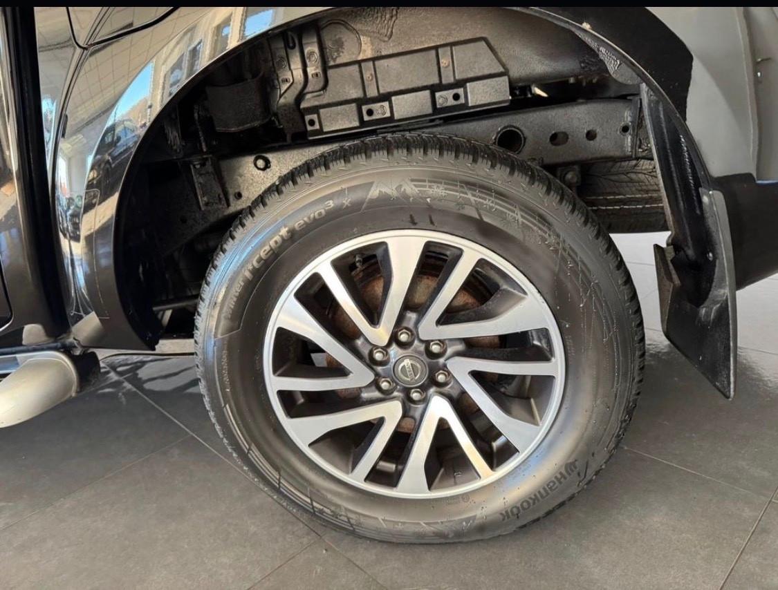 Nissan Navara 2.3 dCi 190 CV 4WD Double Cab Tekna * Cambio 6M