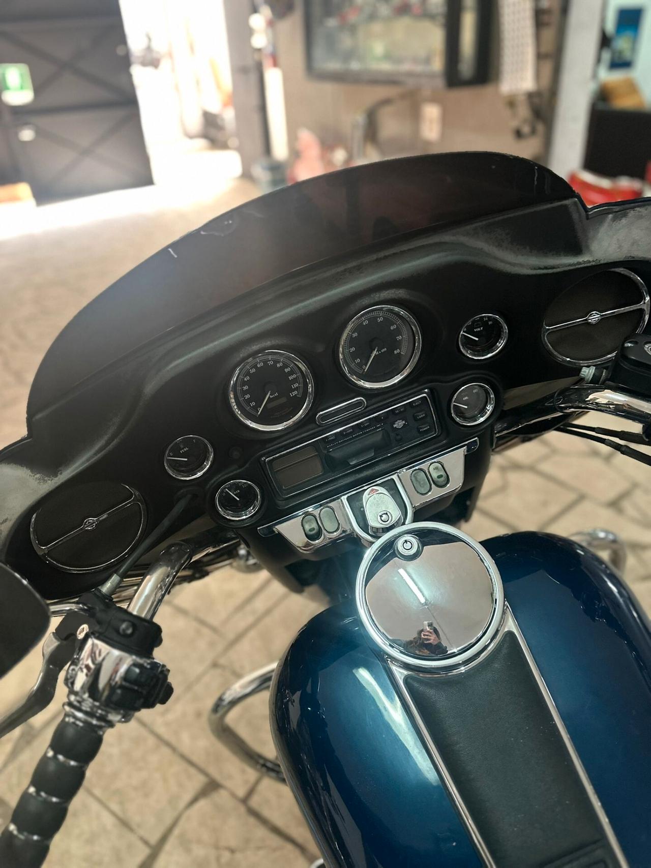 Harley-davidson FLHTC Classic Electra Glide