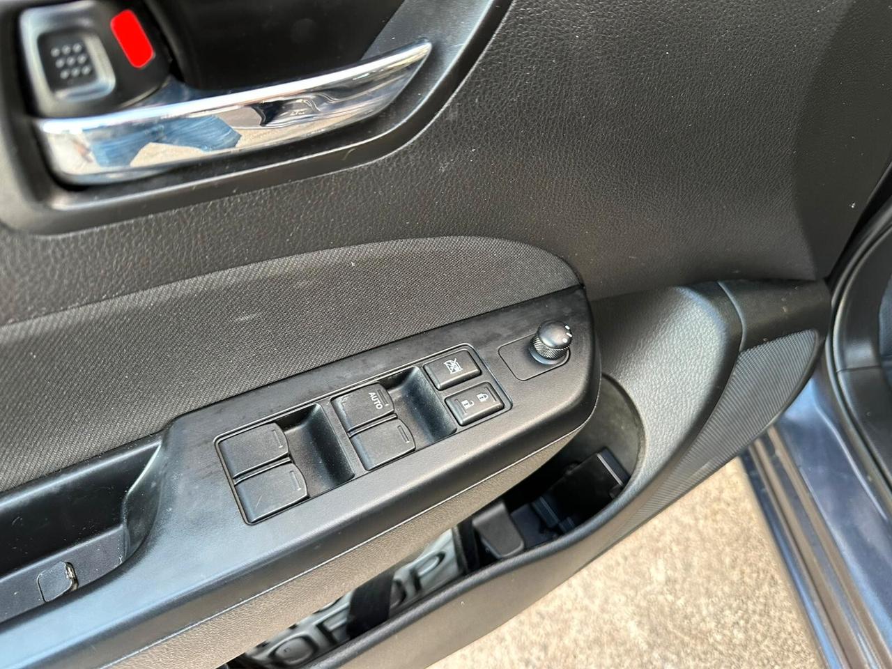 Suzuki Swift 1.3 DDiS 5 porte B-Top Bi-Color