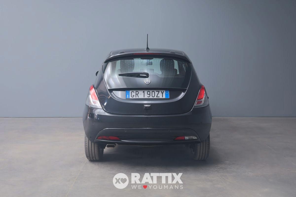 Lancia Ypsilon 1.0 Firefly Hybrid 70CV Platino