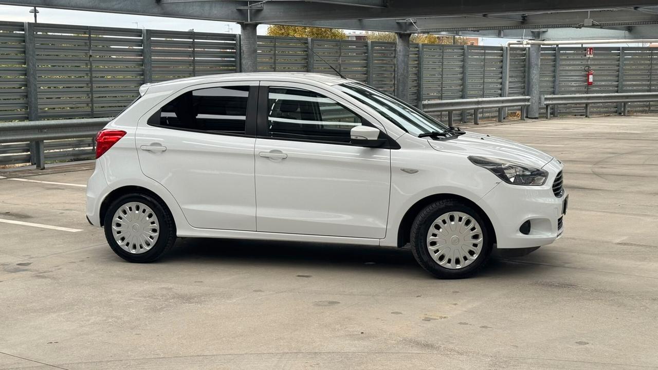 Ford Ka 1.2 Ti-VCT 85CV Black & White -