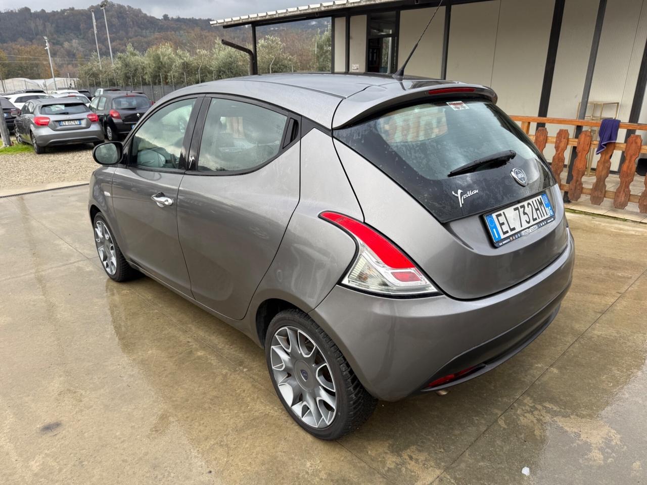 Lancia Ypsilon 1.3 MJT 95 CV 5 porte Platinum