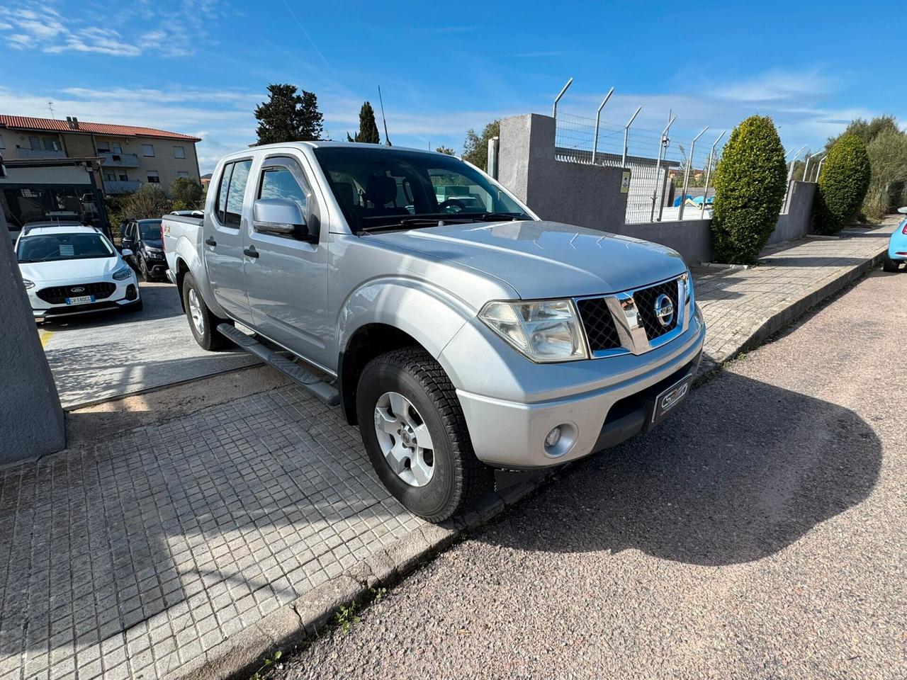 NISSAN NAVARA DOUBLE CAB -GANCIO TRAINO
