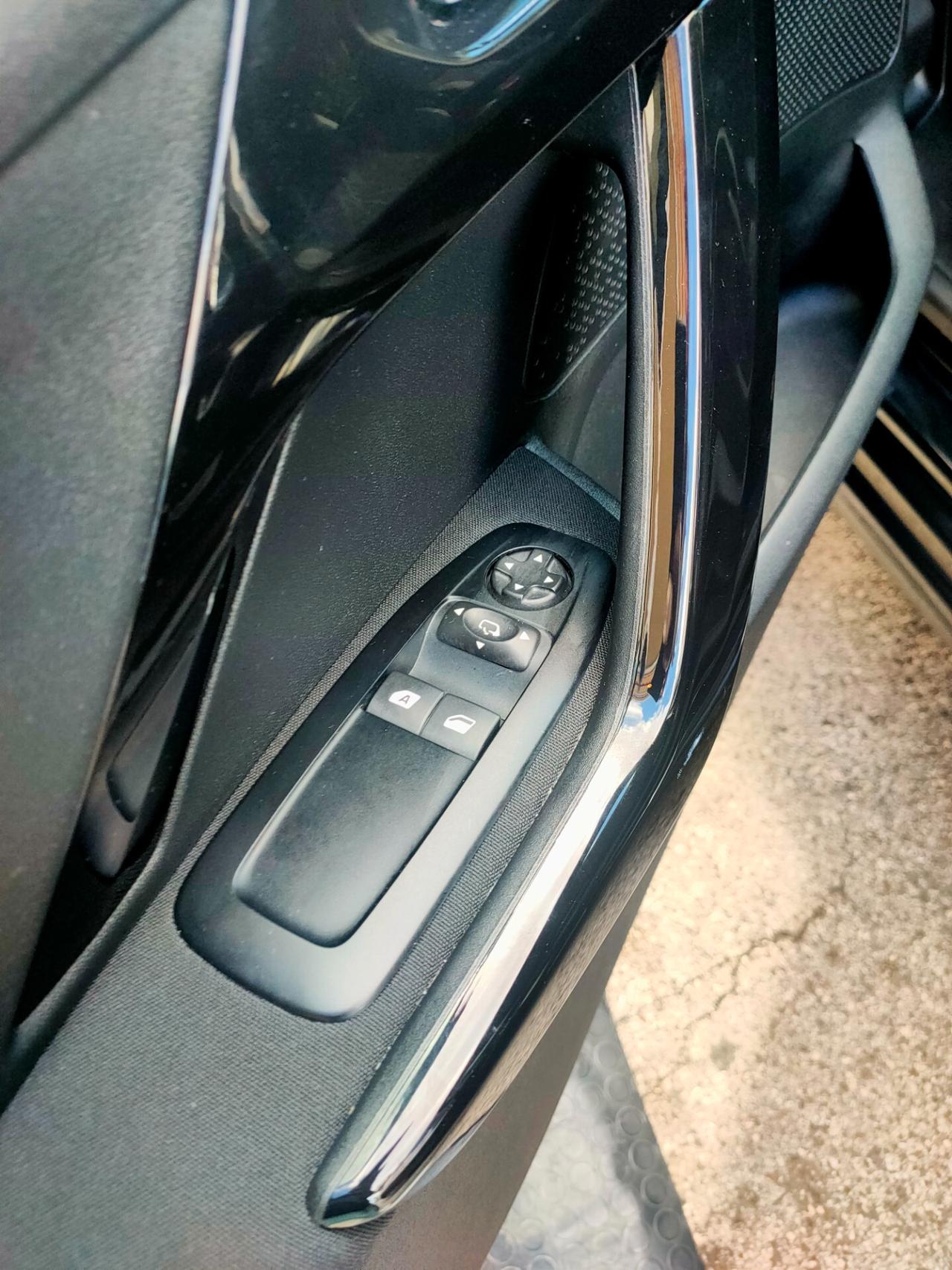Peugeot 208 1.4 HDi 68 CV 5 porte Active