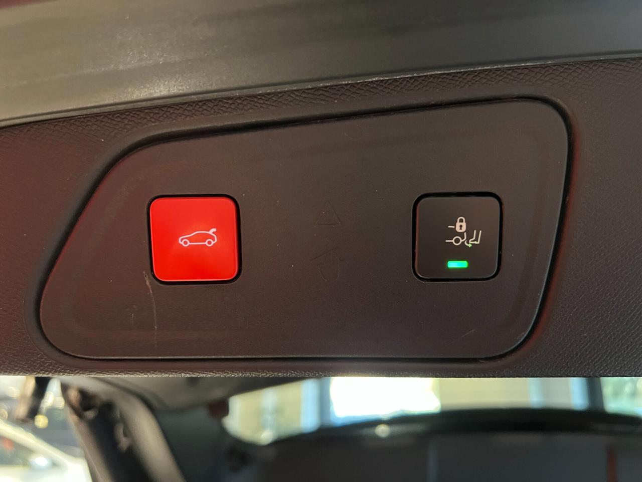 Peugeot 3008 BlueHDi 130 S&S EAT8 Crossway