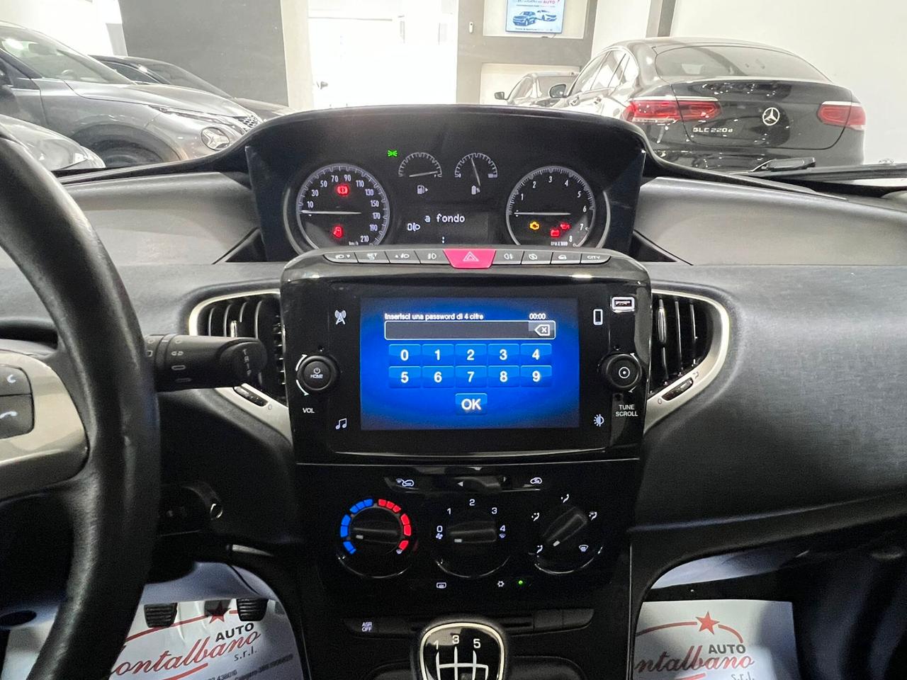 Lancia Ypsilon 1.0 FireFly 5 porte S&S Hybrid Gold