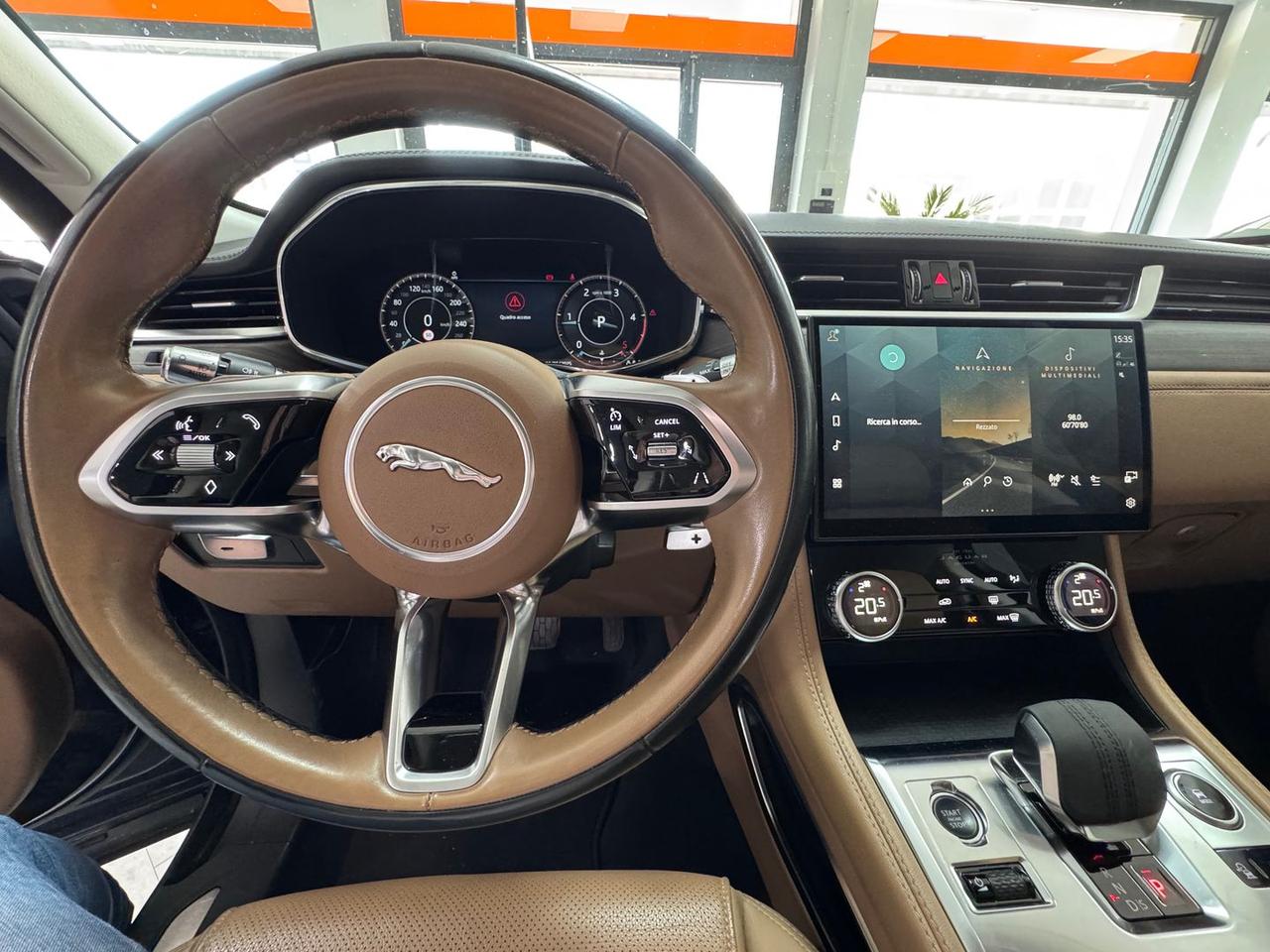 Jaguar F-Pace S D 200 MHEV -- PRESTIGE
