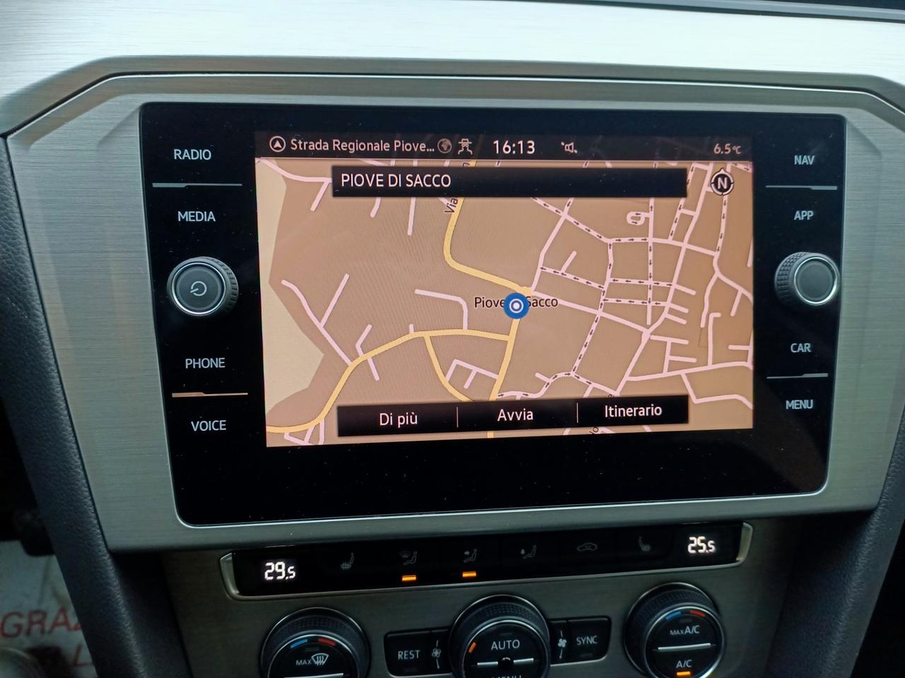 Volkswagen Passat Variant 1.6 TDI SCR DSG Business BMT