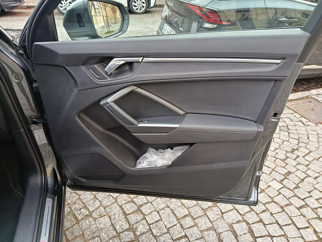 Audi Q3 S Line 2.0 35 TDI #8385