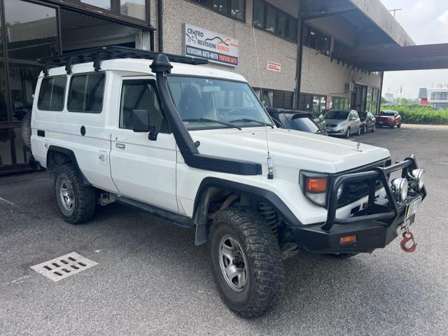 TOYOTA Land Cruiser HZJ78