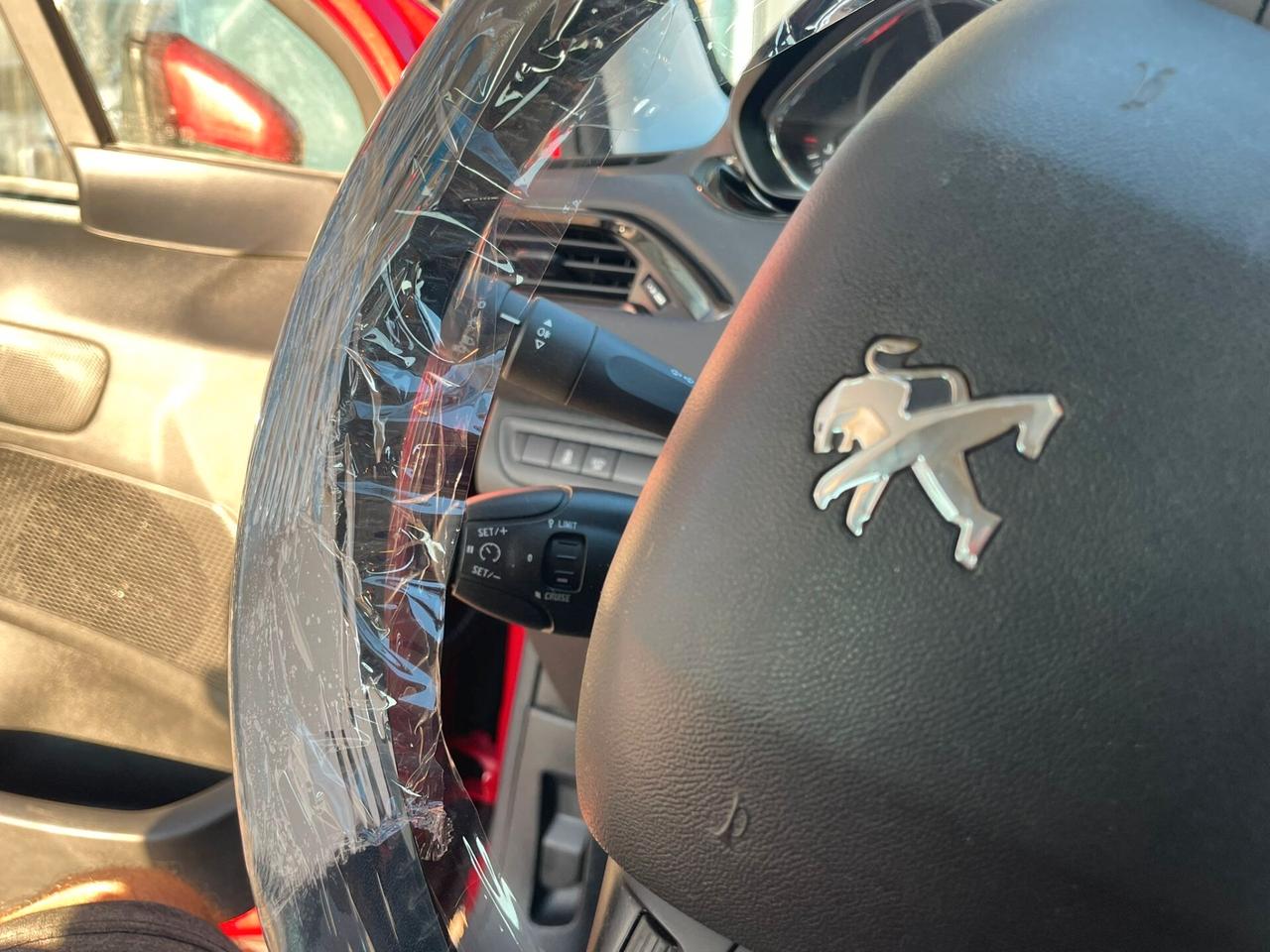 Peugeot 208 1.4 HDi 68 CV 5 porte Allure neopatentati