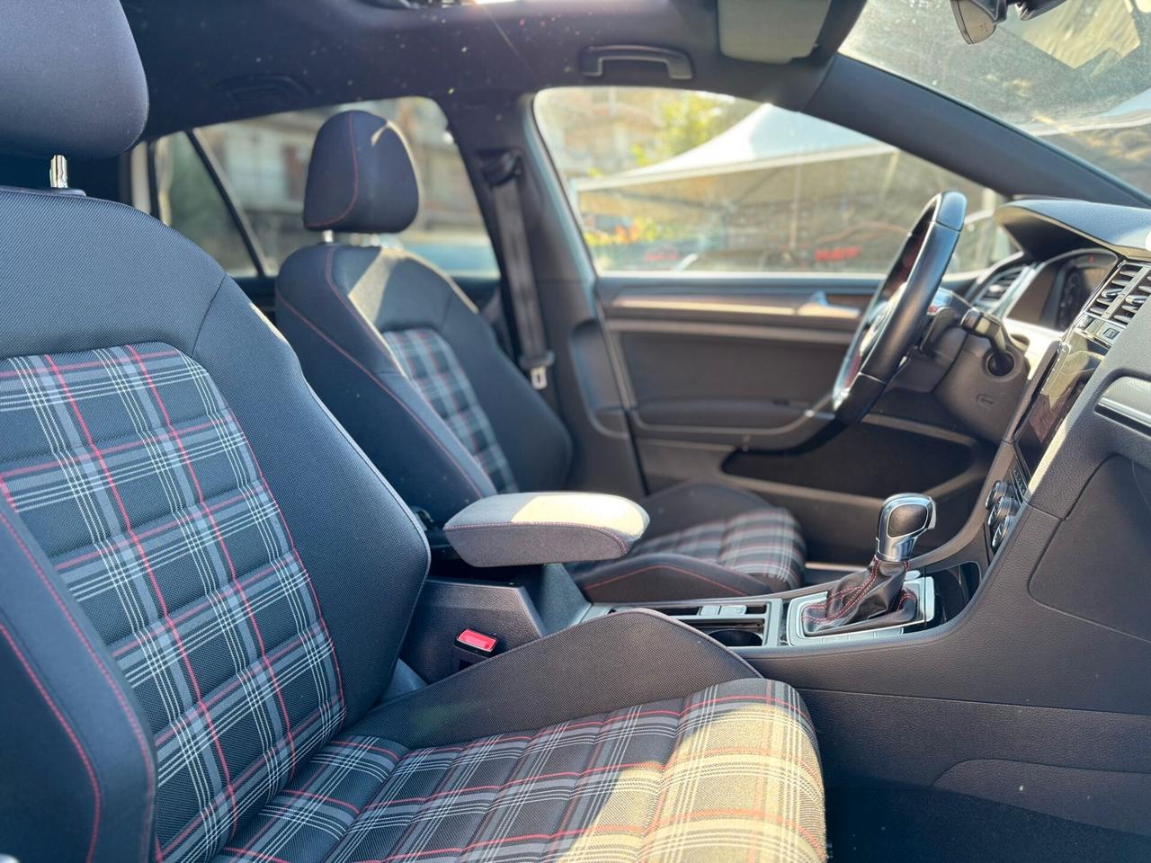 Volkswagen Golf GTI Performance 2.0 245 CV TSI DSG 5p. BMT